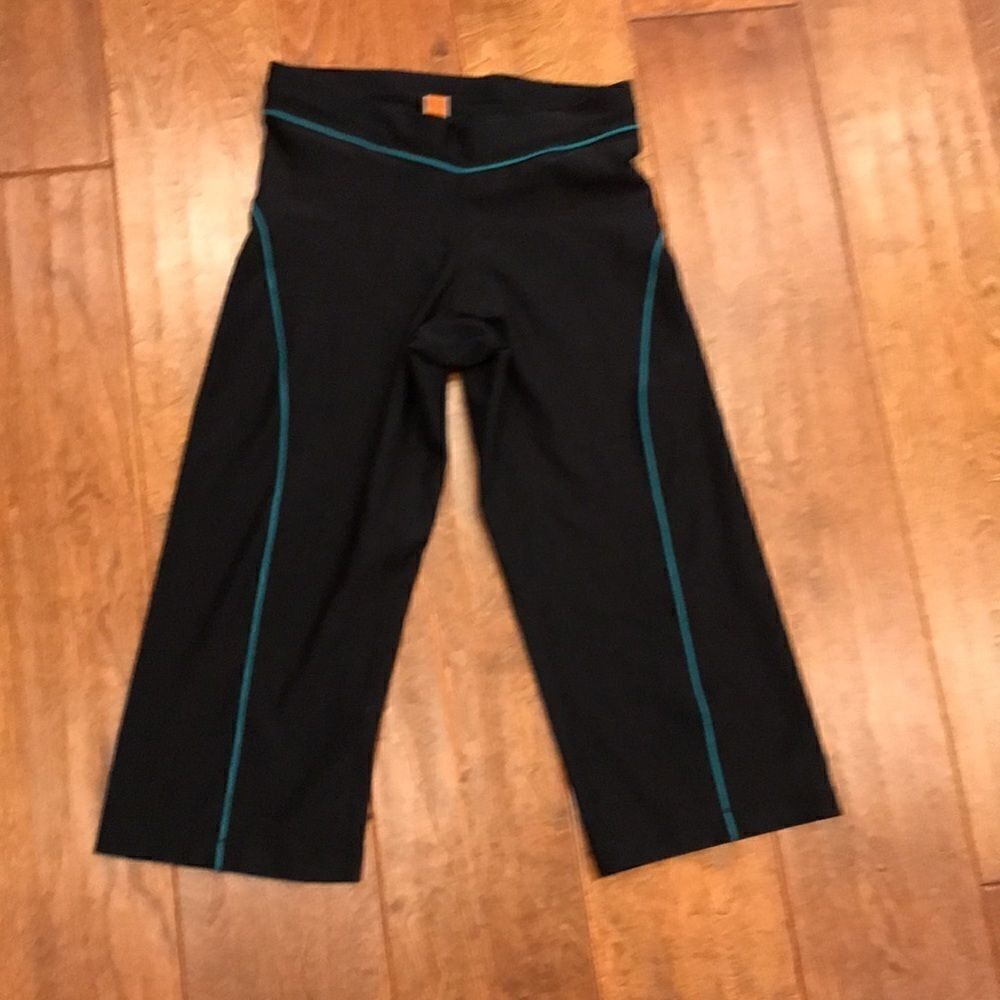 Lucy Brand Black & Teal Long Bike Short Style Cropped Yoga Capri Pants size XS.
